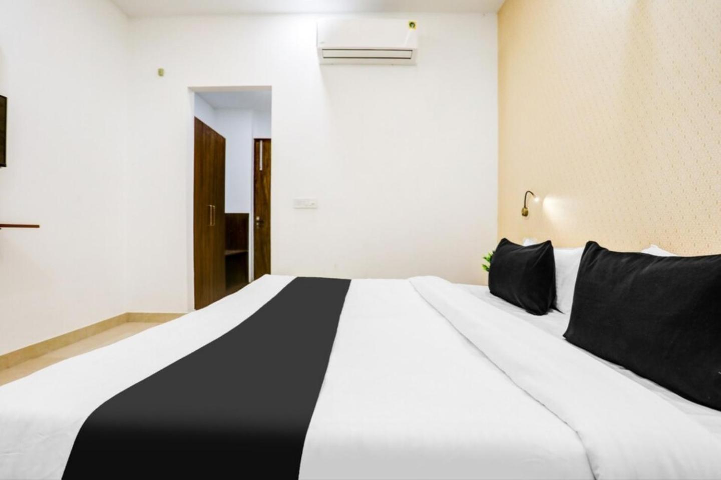 The Grand Blue Hotel Greater Noida Ngoại thất bức ảnh