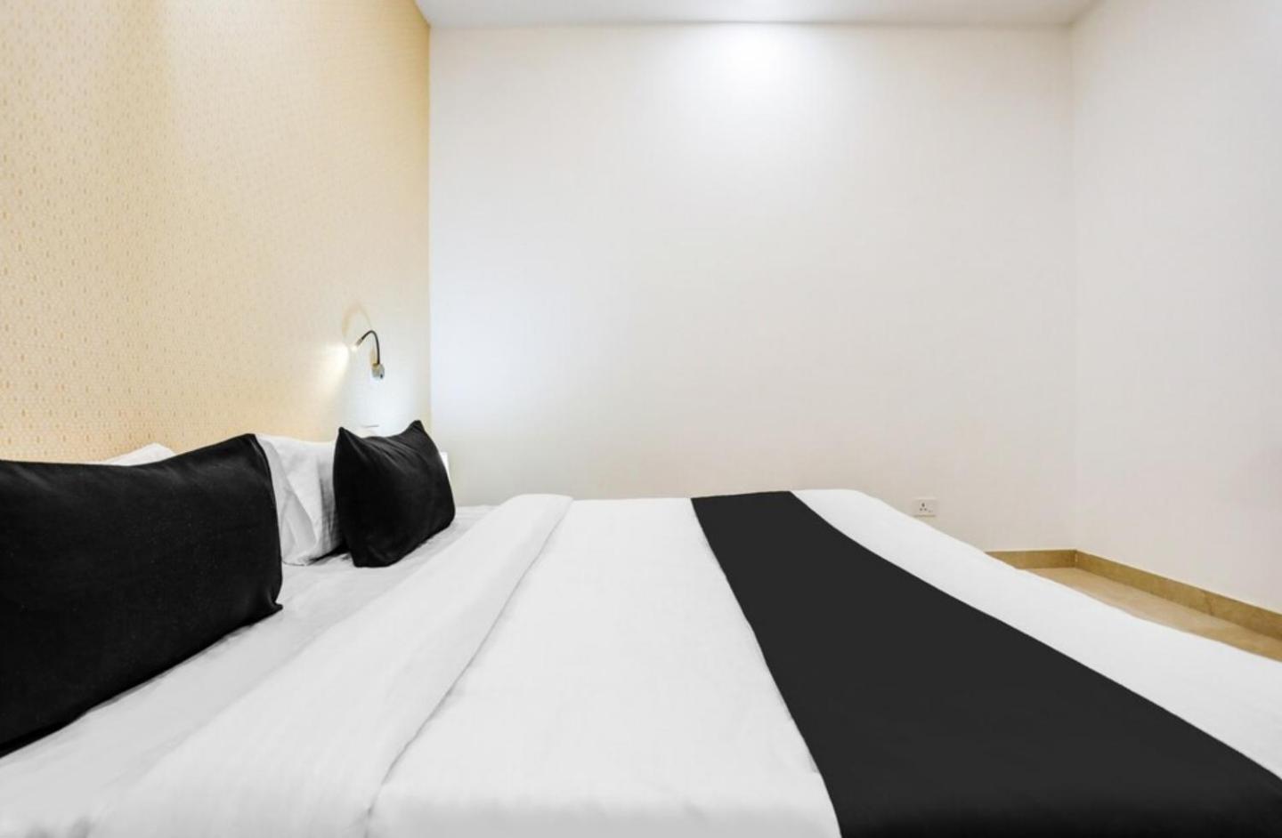 The Grand Blue Hotel Greater Noida Ngoại thất bức ảnh