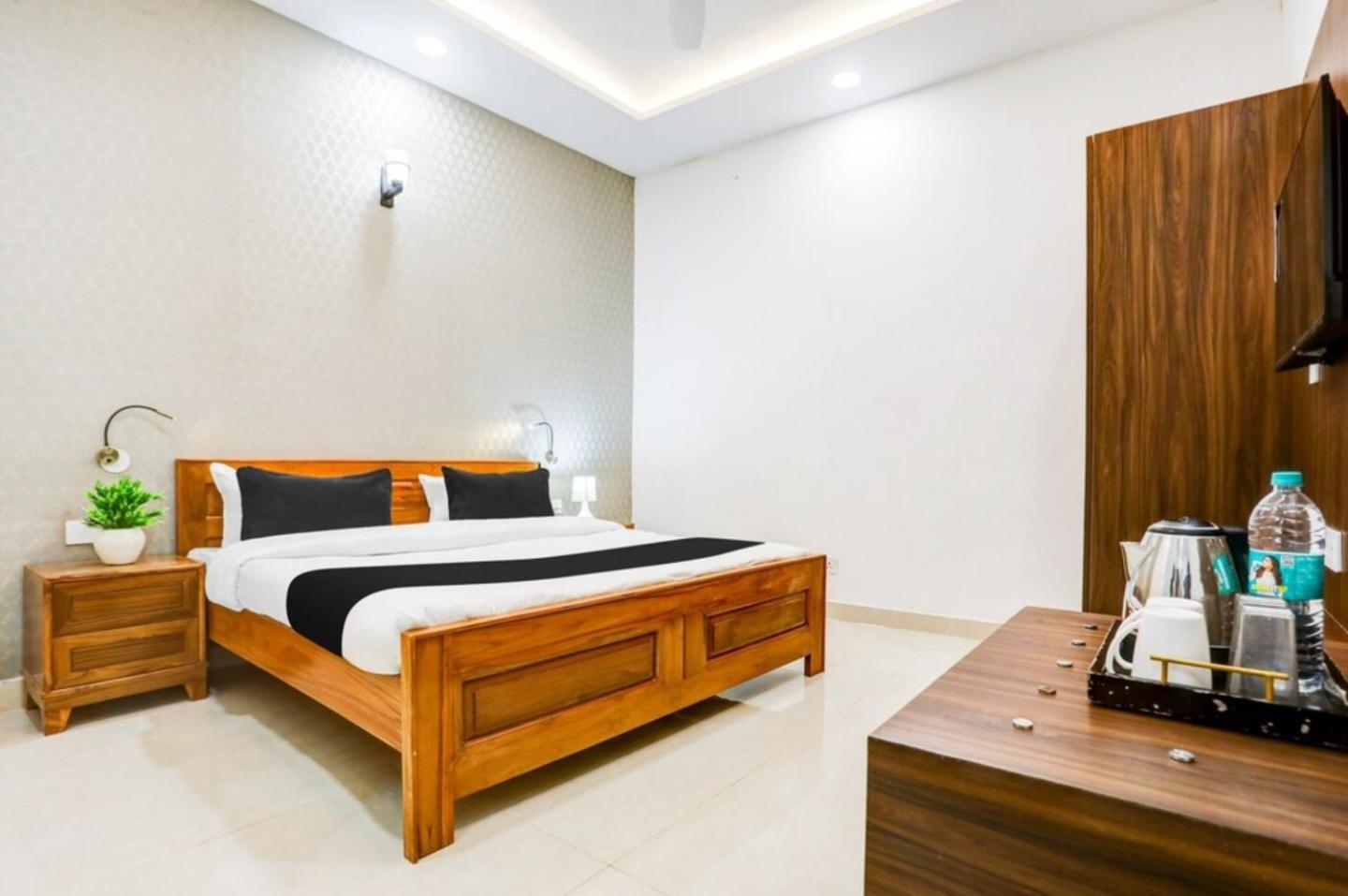 The Grand Blue Hotel Greater Noida Ngoại thất bức ảnh